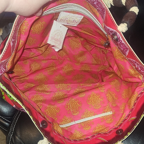 TRACT REESE- PLENTY- Vibrant Multicolor Tote with Wooden Handles - Picture 8 of 11